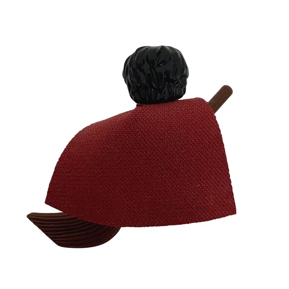 LEGO Harry Potter Quidditch Minifigure Gryffindor Robes with Cape and Broom